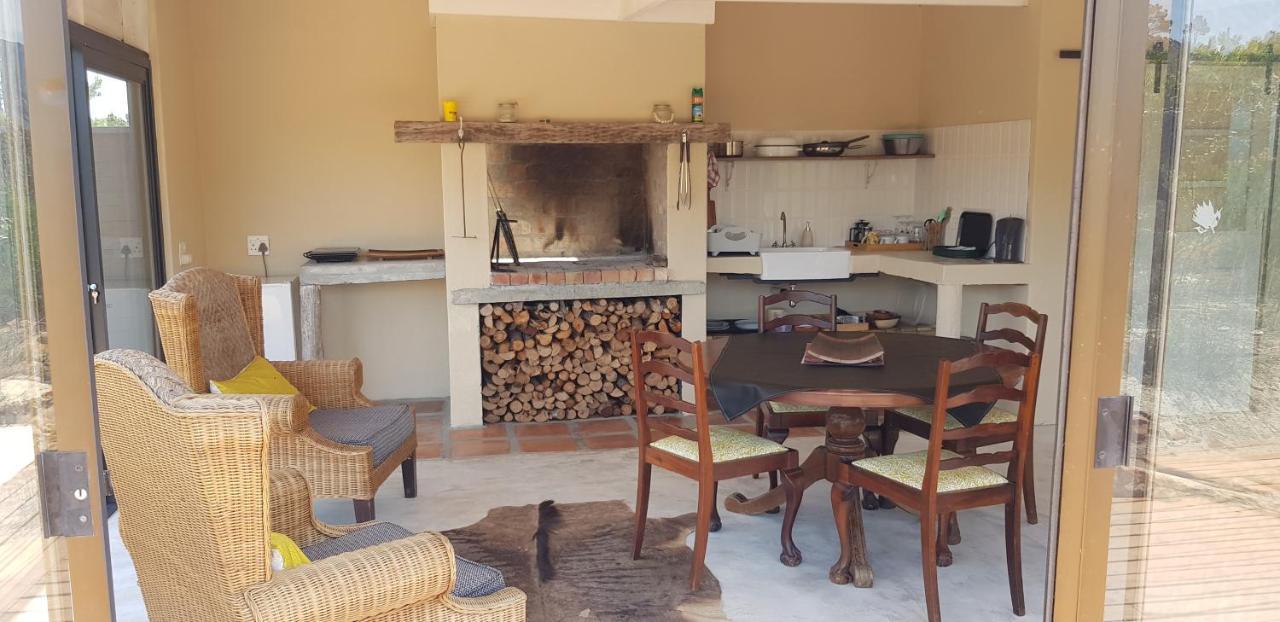 Avani Lodge Private Nature Reserve Botrivier Bagian luar foto